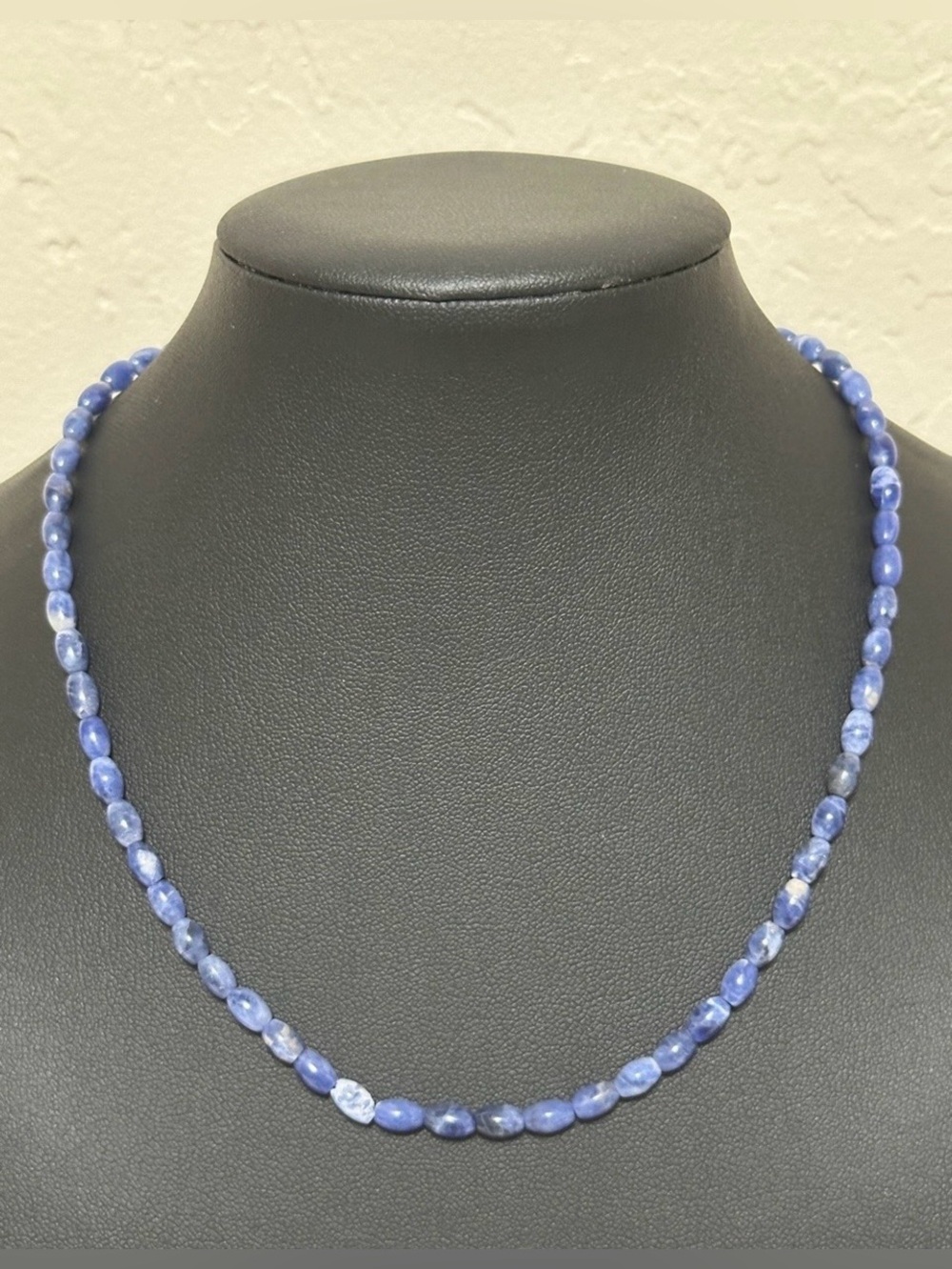 Dainty Artisan Oval Tanzanite Gemstone Beaded Necklace 925 Sterling Clasp